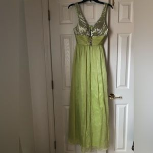 SALE!! PRICE DROP!!! BRAND NEW-Size 6 - Silk Bedazzled Full Length Dress.